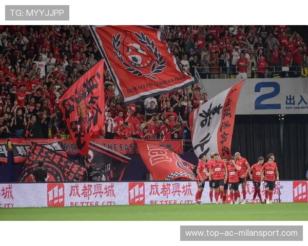 成都蓉城帅惟浩边路助攻前锋完成配合，打造完美进攻体系